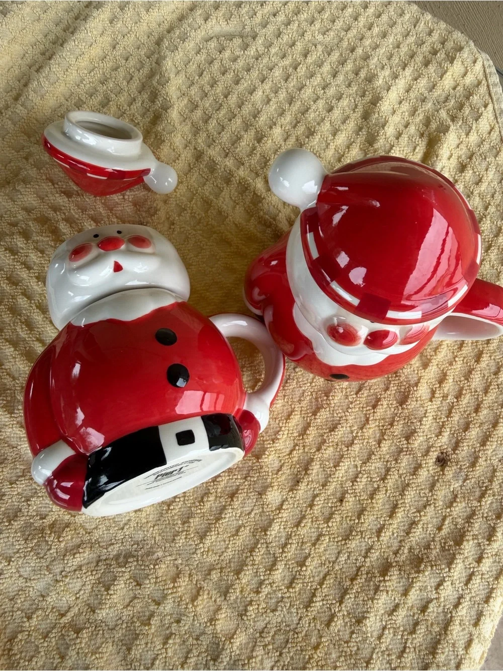 Pier 1 Spice Tea Wine infused 3 piece rare retired  Red Santa Ceramic - Set of 2